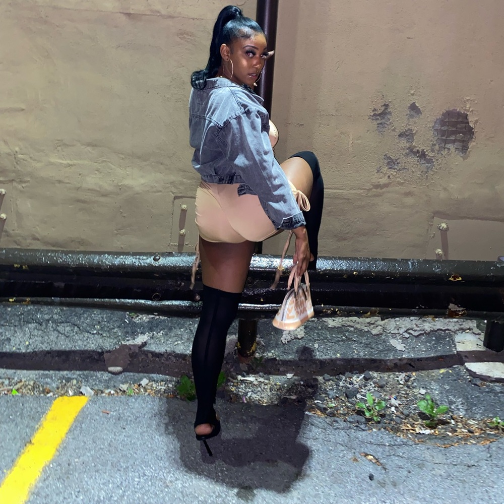 Meet your Posher, Ahshanique